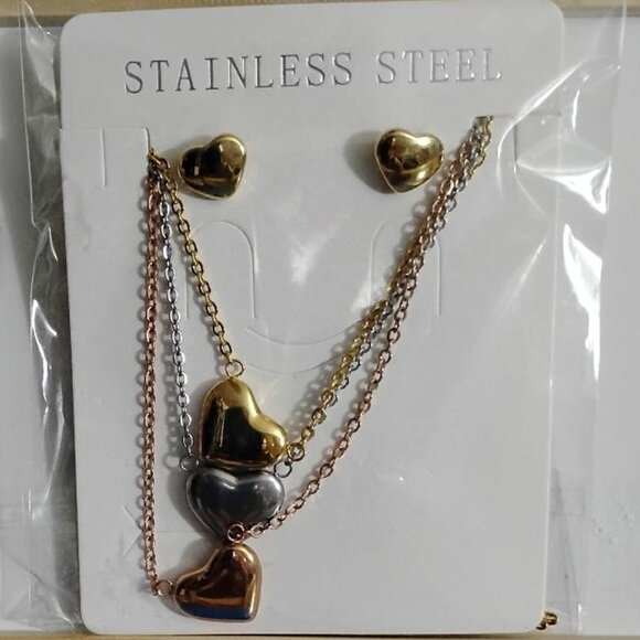 NEW- LAYERED CHAIN -SET HEART THEME - Picture 1 of 4
